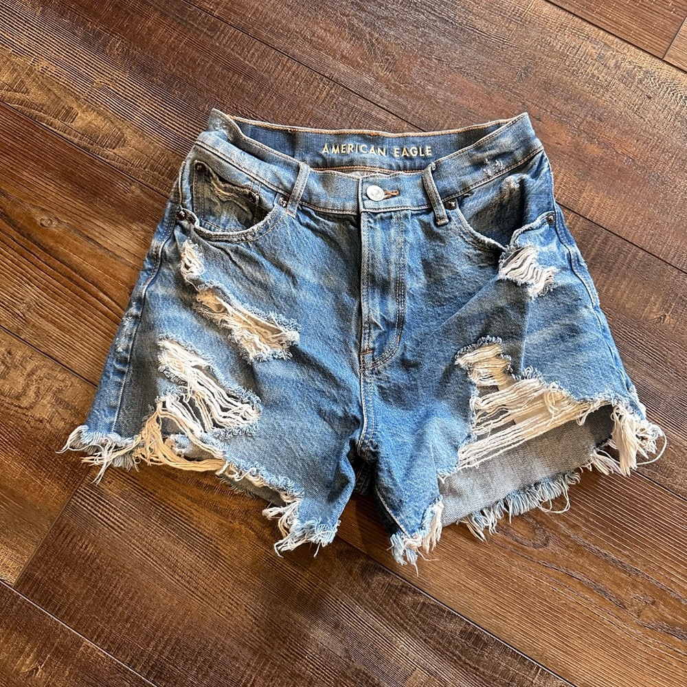American Eagle size 0 Highest rise, 90’s boyfriend short shorts